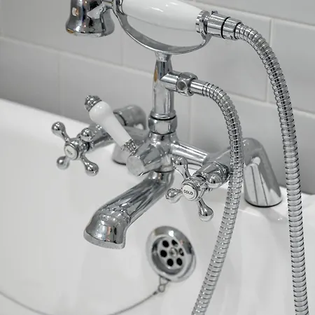 فندق مبيت وإفطار Chateau De Clair 3*